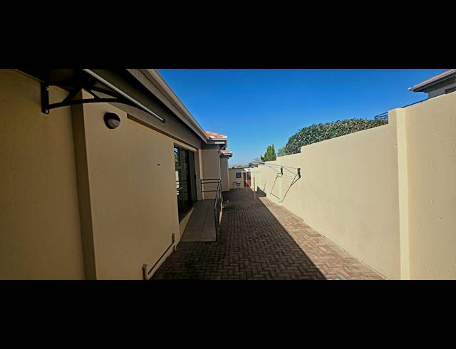 3 BEDROOM GATED ESTATE FOR SALE IN BEN FLEUR